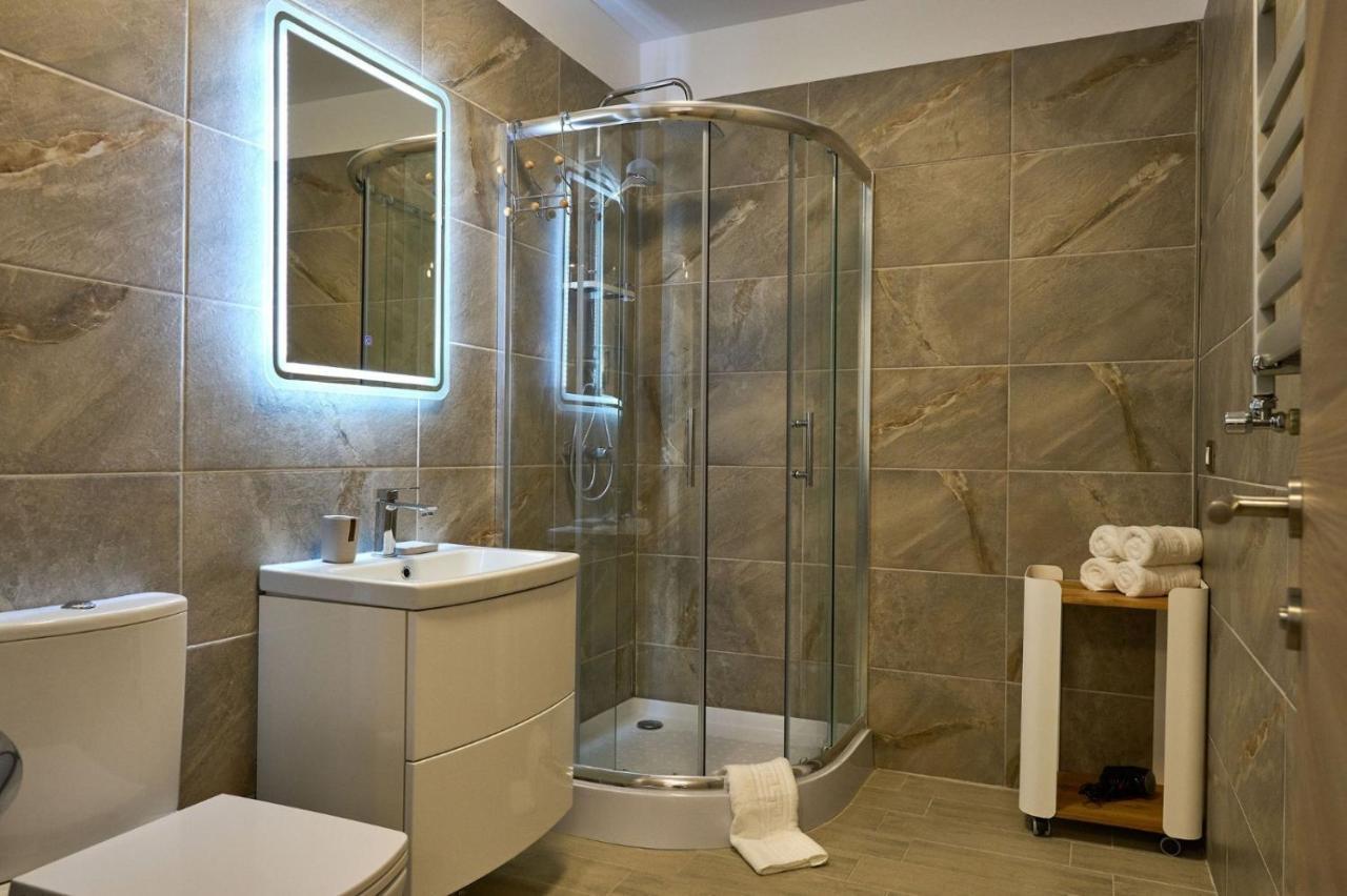 Vintage Breeze Apartment - Spa Pools Resort Mamaia Exterior photo